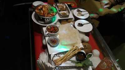 ชีทู บาร์แอนด์คาราโอเกะ