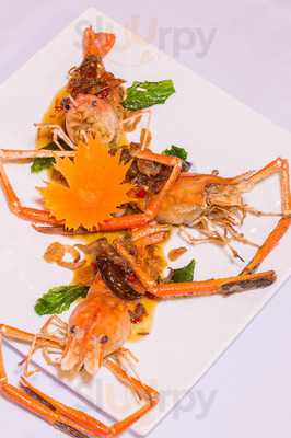 ชีทู บาร์แอนด์คาราโอเกะ