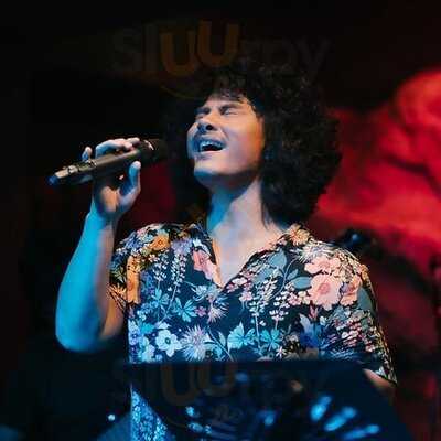 Me Decor Bar’n Restarurant