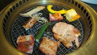 ภัตตาคารอาหารญี่ปุ่น อากะ