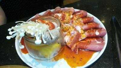 ภัตตาคารอาหารญี่ปุ่น อากะ