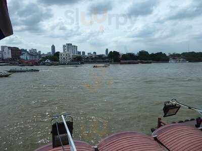 Wan Fah Boat Restaurant