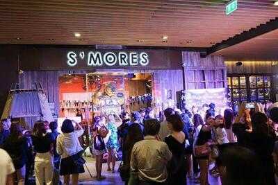 S'mores Hunting Lodge