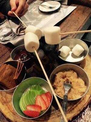 S'mores Hunting Lodge