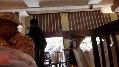 ภัตตาคาร มิราม่าฮอทพอทซีฟู้ด