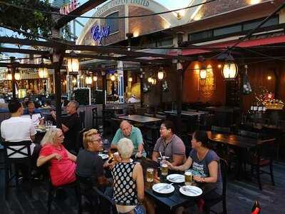 ไวน์ ไอเลิฟยู - เอเชียทีค เดอะ ริเวอร์ฟร้อนท์