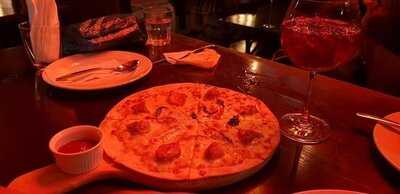 ไวน์ ไอเลิฟยู - เอเชียทีค เดอะ ริเวอร์ฟร้อนท์