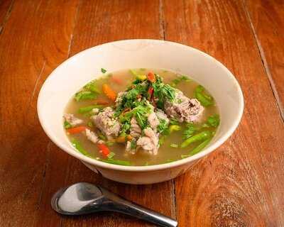 ป้าจันทร์ก๋วยเตี๋ยวปลา