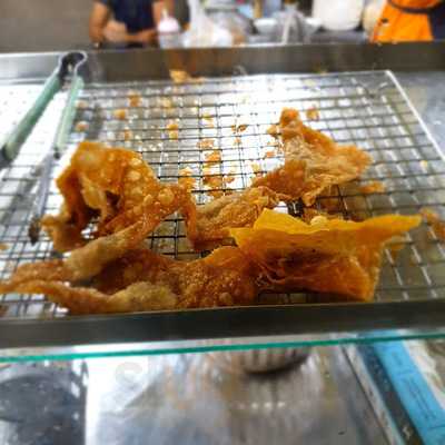 ร้านไทยรุ่งเรืองเย็นตาโฟเจริญผล