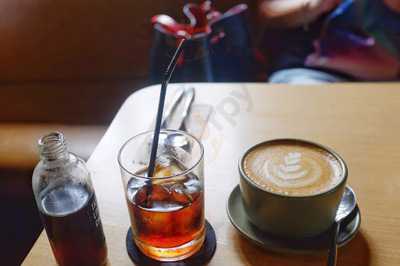 ดิสอิสอิท ร้านกาแฟ