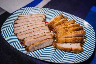 หมูทอด ณ เจริญนคร