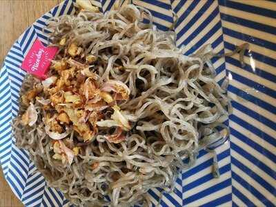 หมูทอด ณ เจริญนคร