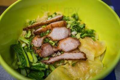 หมูทอด ณ เจริญนคร