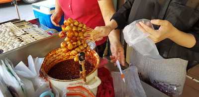 ลูกชิ้นหมูแพร่งนรา