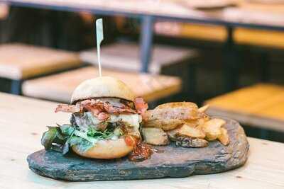 Mad Monkey Kitchen & Bar