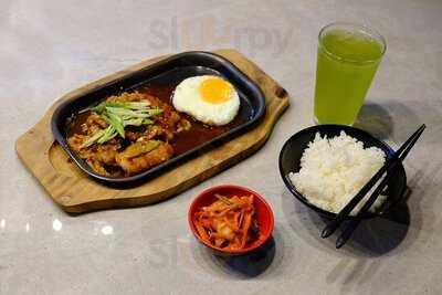 Suksan Japanese & Thai Restaurant