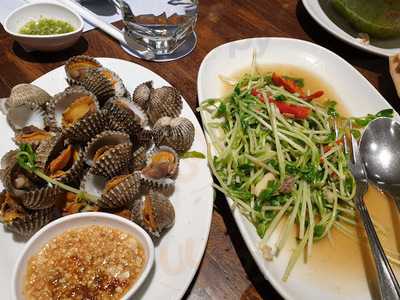 Laem Cha-roen Seafood
