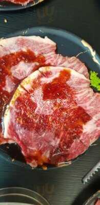 มู แอนด์ มอร์ ยากินิกุ X ซีฟู้ด บุฟเฟ่ต์