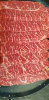 มู แอนด์ มอร์ ยากินิกุ X ซีฟู้ด บุฟเฟ่ต์