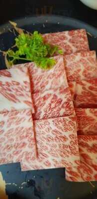 มู แอนด์ มอร์ ยากินิกุ X ซีฟู้ด บุฟเฟ่ต์