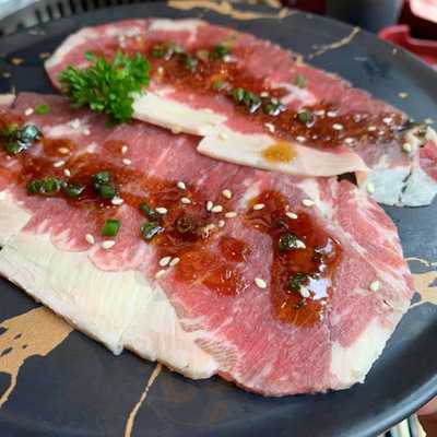 มู แอนด์ มอร์ ยากินิกุ X ซีฟู้ด บุฟเฟ่ต์