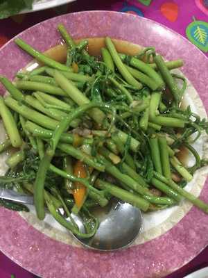 ร้านอาหารเสรี