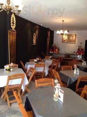 ร้านห้องพระสเต็ก&มัสมั่น