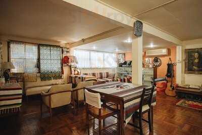 ฮัมมิ่งเวลส์สฺ คาเฟ่