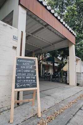 ฮัมมิ่งเวลส์สฺ คาเฟ่