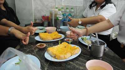 ข้าวมันไก่เจ้าเก่า ศาลเจ้าพ่อเสือ