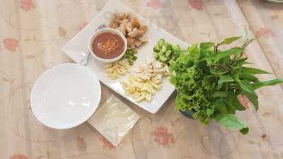 เงาไม้ สวนอาหาร