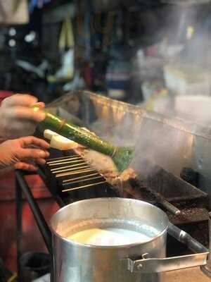 สมมิตร หมูสะเต๊ะ