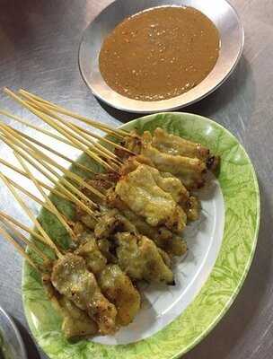 สมมิตร หมูสะเต๊ะ