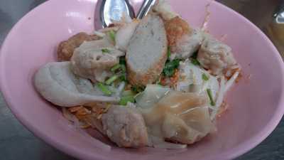 ป้าธง แหนมดอนเมือง