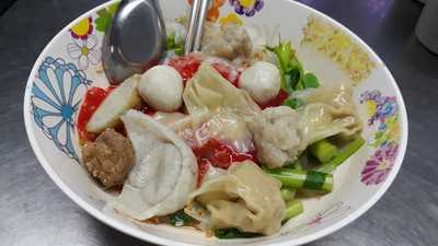 ป้าธง แหนมดอนเมือง