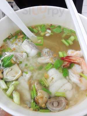 ร้านอาหาร เม้งปูดอง