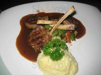 คลับ 99 ไวน์บาร์แอนด์เรสเตอรองท์