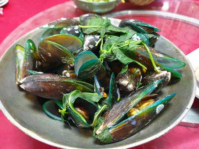 ร้านอาหาร ครัวริมบึง