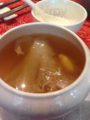 ร้านอาหาร หูฉลามเฉลิมบุรี (ต้าซิน)