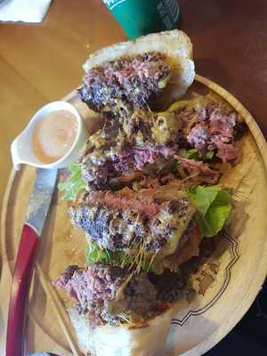 ร้านอาหาร กินเส้นเต้นรำ