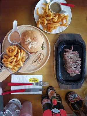 ร้านอาหาร กินเส้นเต้นรำ