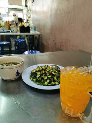 ร้านอาหาร หมูทำอะไรก็อร่อย