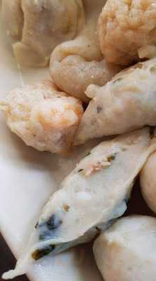 ก๋วยเตี๋ยวลูกชิ้นปลานายง้วนจอมทอง