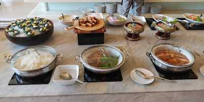 ขนมจีนบุฟเฟต์ลุงแกลฯ