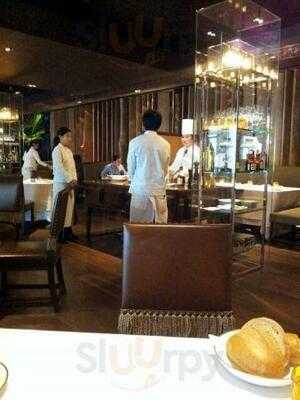 ห้องอาหาร เทเบิ้ลส์