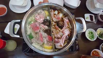 บ้านสุขสมาน ร้านอาหาร(เบอร์ไม่สมารถติดต่อได้ 05/04/2553)