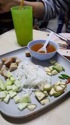 ร้านอาหาร หมูยอจำปาทอง