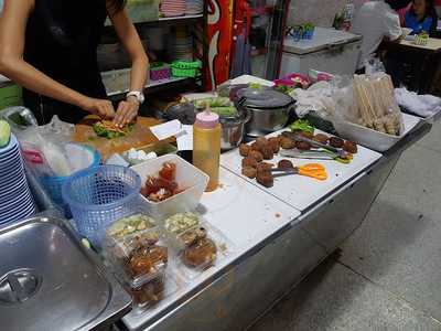ร้านอาหาร หมูยอจำปาทอง