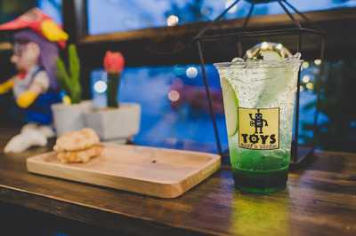 Toys Cafe & Bistro