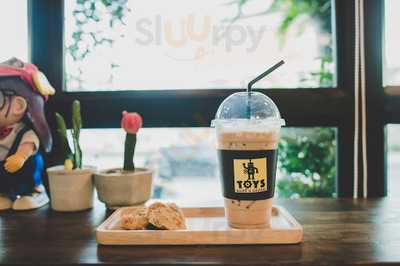 Toys Cafe & Bistro